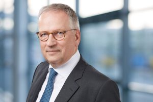 Dr. Uwe Ganzer