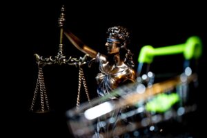 Justitia liest regelmäßig die Law Corner